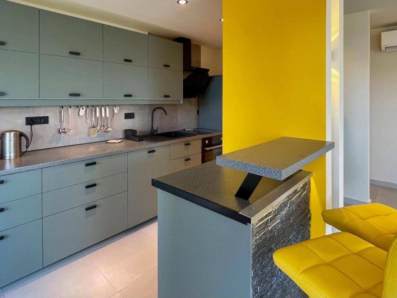 Ferienwohnung Mit Beheiztem Pool, 60 M Vom Strand Maslenica Ngoại thất bức ảnh